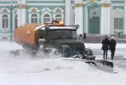 Коммунальщики столицы активизировали работу по уборке снега