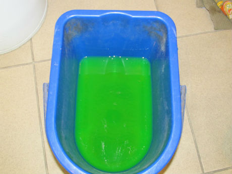 зелена вода в трубах