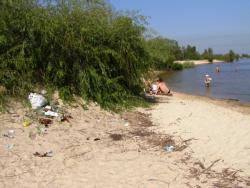 Грязные пляжи Черкасс выводят горожан на митинги